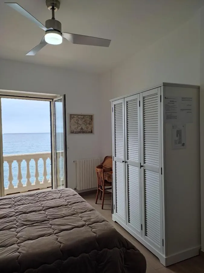 Vento Di Bolina Bed & Breakfast Giovinazzo 0*,